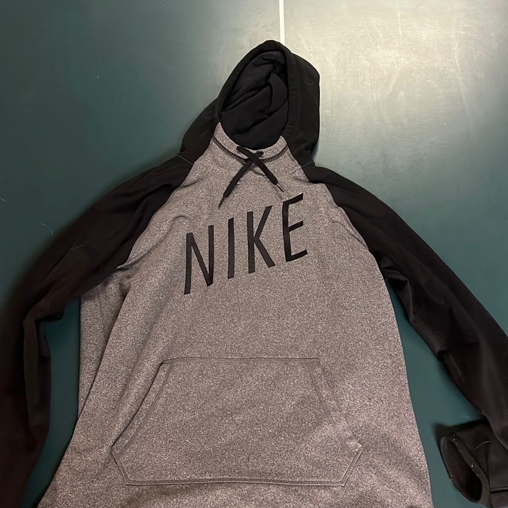 Junior Nike sweatshirt